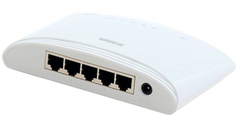 D-Link  Switch 5x1000Mbps  Hálózati eszköz, router